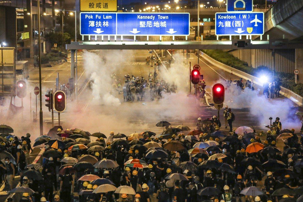 "The July Crisis" - For The First Time, Beijing Will Officially Respond To Hong Kong Protests HK%201