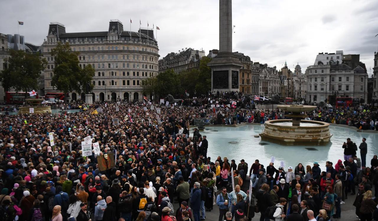 "We Do Not Consent" - 1000s Rally In London To Oppose Another COVID-19 Lockdown LONDONMARCH