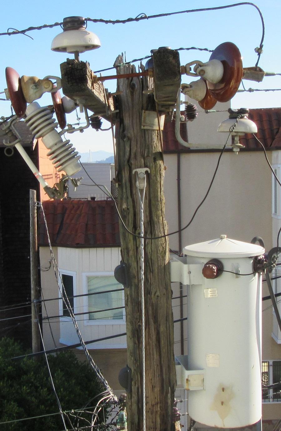 Here’s The Dilapidated Equipment That San Francisco Taxpayers Are Buying From Bankrupt PG&E For $2.5 Billion US-San-Francisco-utility-pole-outside-2