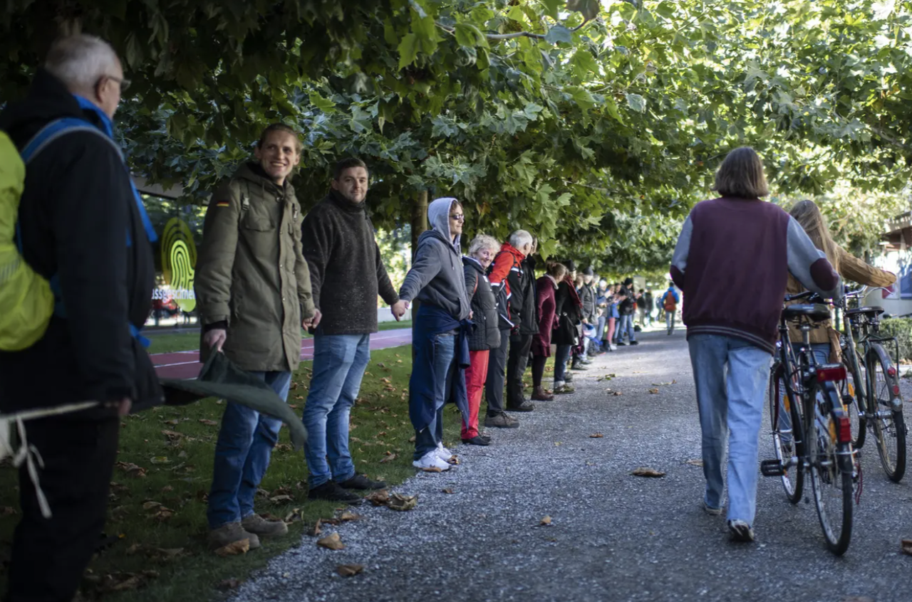 Thousands Protest Against COVID-19 Restrictions in Germany  German%20anti%20restriction%20protesters