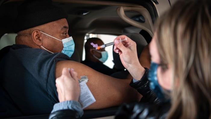Glitches Sabotage Vaccine Rollout Across US; EU Plays 'Hardball' As Battle For Doses Heats Up - Vimarsana News
