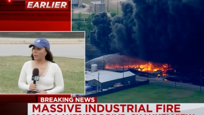 "Holy Smoke!" - Massive Fire Rages At Texas Industrial Plant - Vimarsana News