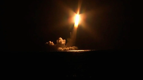 Watch: Russian Sub Test-Fires 4 Nuclear Missiles In Deterrence 'Show Of ...