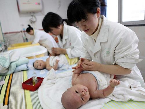 “Kollaps der Neugeborenenpopulation ist da”: Geburten in China fallen im 2020 um 15%