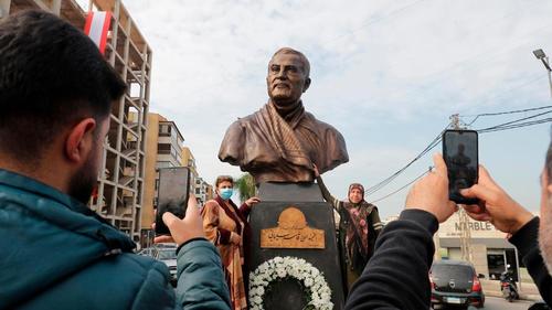 Large Soleimani Statue Erected In Beirut. Israeli And Saudi Apologists Are In Outrage