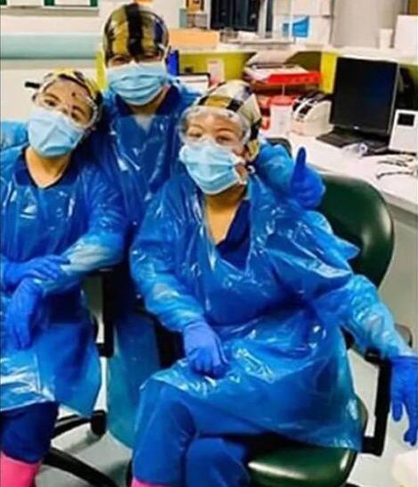 "Nadie estaba listo": los médicos desesperados de Europa usan bolsas de basura como trajes de materiales peligrosos 1 "Nadie estaba listo": los médicos desesperados de Europa usan bolsas de basura como trajes de materiales peligrosos 1