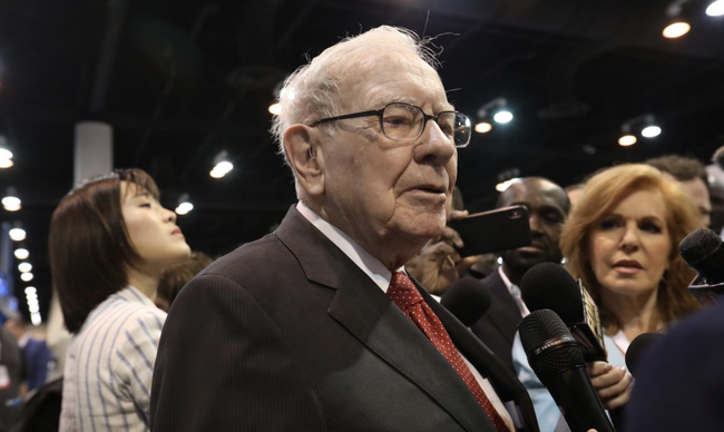 Berkshire Hathaway Reports Record $50 Billion Q1 Loss, Cash Pile Hits ...