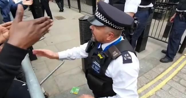 UK Police Officers Told To &quot;Take A Knee&quot; For BLM Protesters