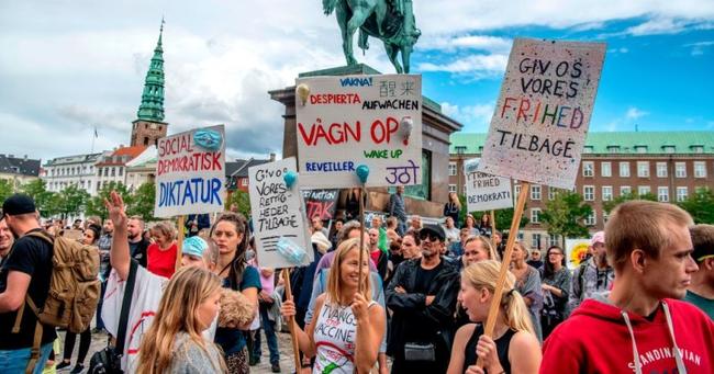 Ley de vacunación forzosa en Dinamarca abandonada después de protestas públicas