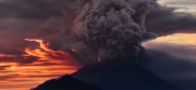 Airports Close Thousands Flee As Bali  s Mt Agung Volcano 